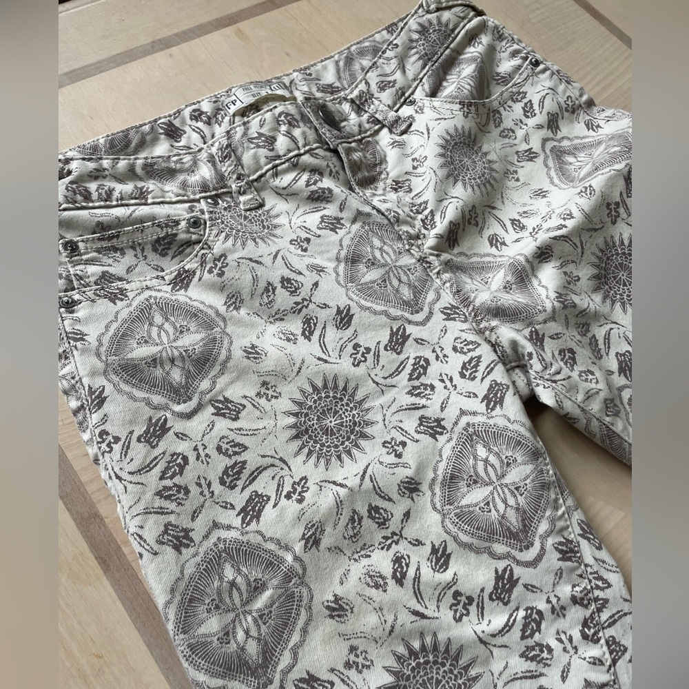 Free People Movement Geometric Print Ankle Jeans Size 29 Patterned - Picture 5 of 11